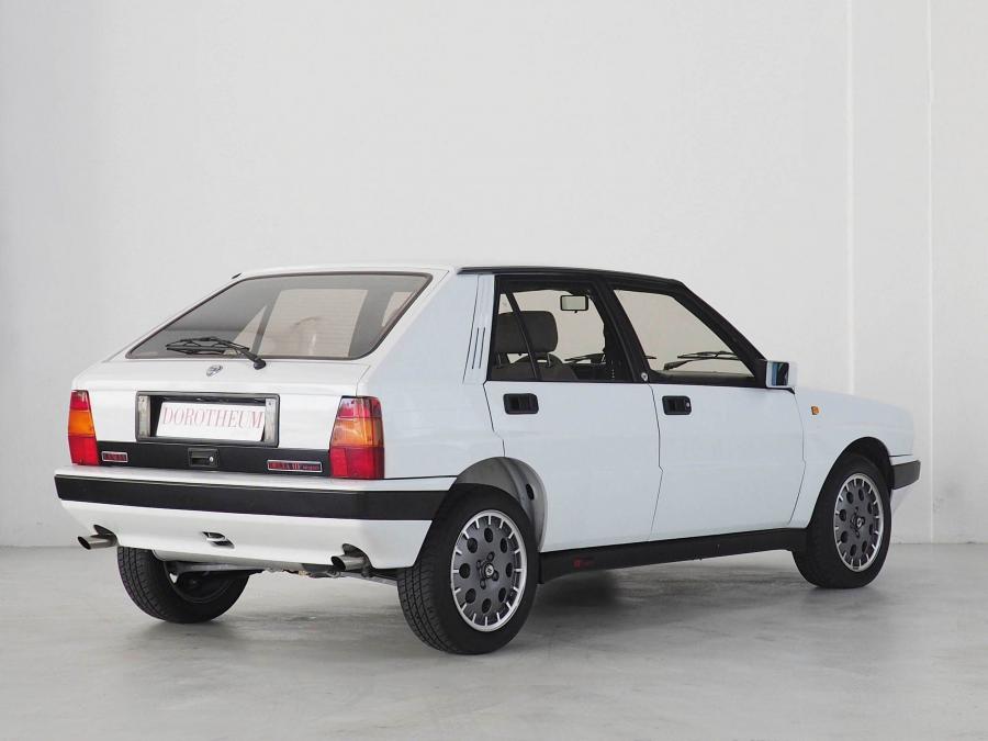  Lancia Delta HF Integrale 8V 1988 года  (фото 3 из 12)